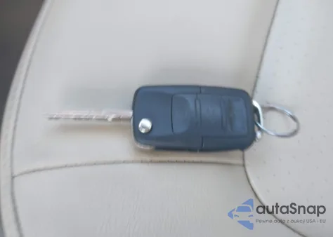 2010 Volkswagen New Beetle 2.5L z USA, uszkodzony, nr VIN 3VWRW3AG5AM022834